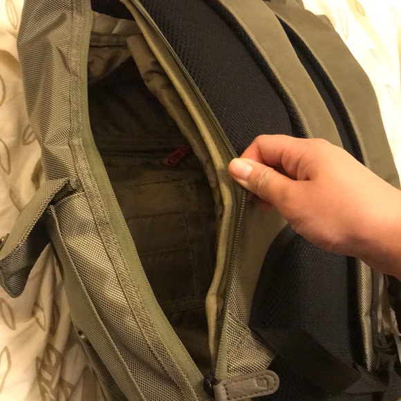Olive Green Olympia Backpack 22L Capacity (NEW) - Picture 13 of 16